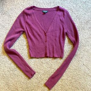 Long sleeve cropped knit top